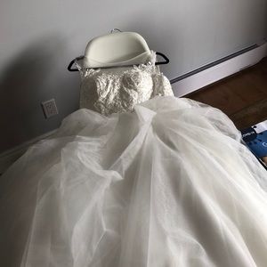 Wedding dress